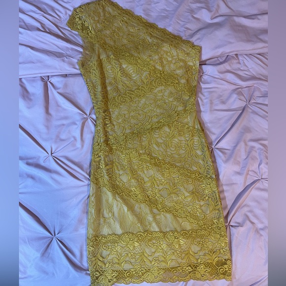 Yellow One-Shoulder Lace Midi Dress (Medium) - Picture 2 of 5